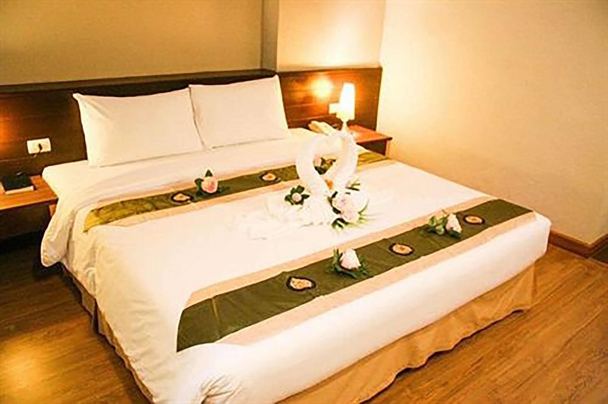 Aloha Hatyai Hotel Hat Yai Esterno foto